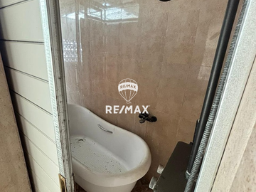 DIJUAL CEPAT Ex.CAFE, LOKASI HOOK STRATEGIS, TENGAH KOTA-BANYUWANGI