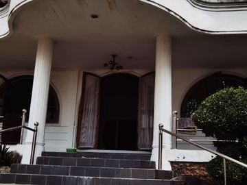 Dijual villa di tretes dengan bangunan luas nyaman dan cocok untuk berlibur