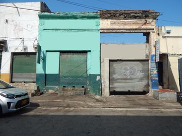 casa-local en venta en centro. Cod V88800