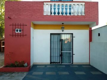 Casa con Departamento en venta en Mar del Tuyu
