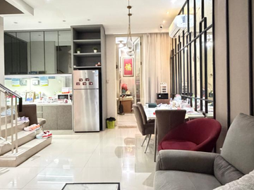 Rumah Pakuwon City Full Furnish  Long Beach Dkt San Antonio