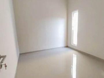 Rumah Baru 2 Lantai Luas 125 di Sulfat kota Malang