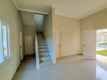 Rumah Baru 2 Lantai Luas 125 di Sulfat kota Malang
