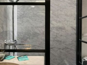 DIJUAL CEPAT RUMAH MODERN CLASSIC SEMI FURNISH SIAP HUNI DI BSD