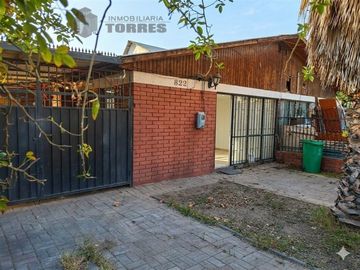 Casa en venta en avenida Gabriela para negocio Puente Alto