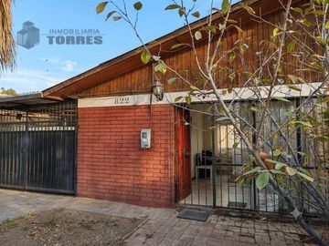 Casa en venta en avenida Gabriela para negocio Puente Alto