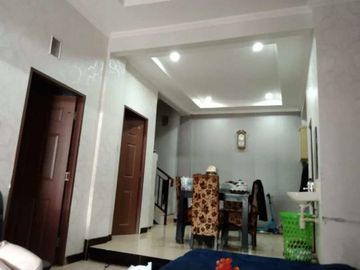 Dijual Runag 3 Lantai Taman Harapan Baru Medan Satria