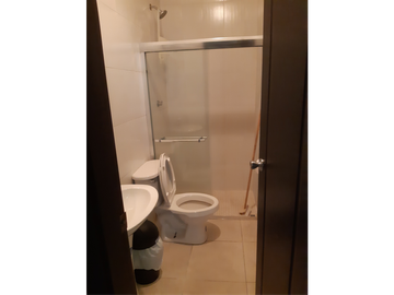 SEA Confiable Vende Casa de esquina con Piscina en Clayton Village