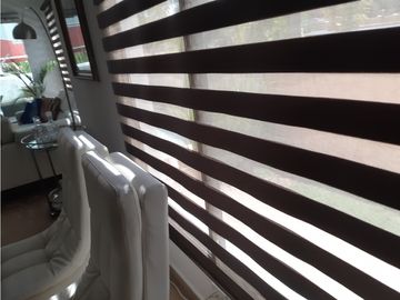 SEA Confiable Vende Casa de esquina con Piscina en Clayton Village