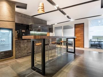 Private office space tailored to your business’ unique needs in Regus Ciputra World