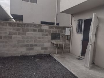 Linda casa en condominio con Alberca