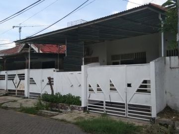 Dijual & Disewakan Rumah 1,5 Lantai Di Simpang Darmo Permai Selatan Surabaya