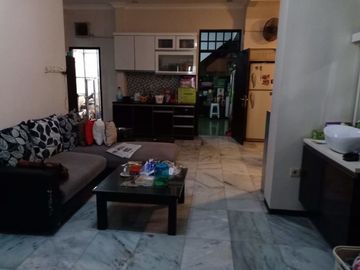 Rumah 2 Lantai Babatan Pratama *DN