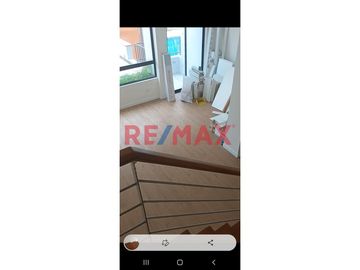🌟 ¡Descubre la elegancia y comodidad en Miraflores! 🌟

Presentamos un exclusivo departamento duplex a estrenar, ubicado en la prestigiosa zona de Mi