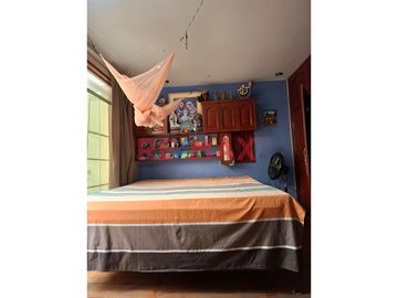 🏡 ¡Descubre tu nuevo hogar en  Chiclayo!

🔑 Esta encantadora casa urbana de 4 pisos espera por ti para llenarla de vida y nuevos recuerdos. Ubicada