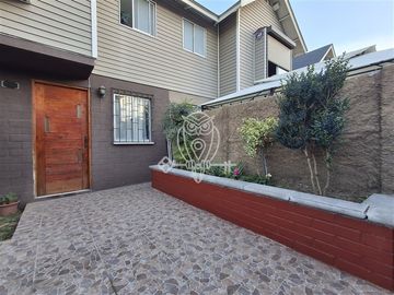 Casa en venta de 3D/3B en Puente Alto, H.Conquistadores