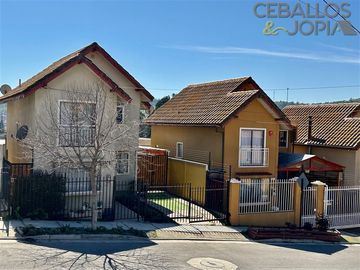 Casa en venta de 3 dorm. en Villa Alemana