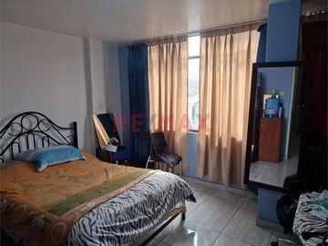 Venta De Casa En Urb. Chicago