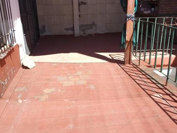 Venta P H  5 Amb. en 2 Ptas. en Ramos Mejía - Muy Buen Estado y Ubicación