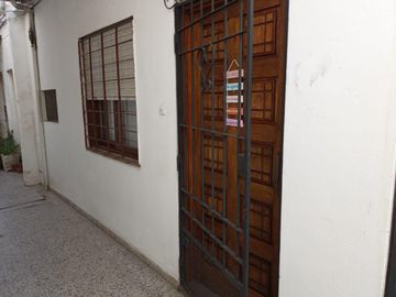 Venta P H  5 Amb. en 2 Ptas. en Ramos Mejía - Muy Buen Estado y Ubicación
