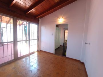 Venta P H  5 Amb. en 2 Ptas. en Ramos Mejía - Muy Buen Estado y Ubicación