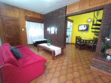 Venta P H  5 Amb. en 2 Ptas. en Ramos Mejía - Muy Buen Estado y Ubicación