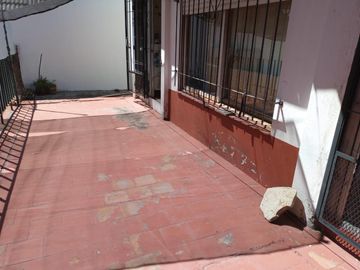 Venta P H  5 Amb. en 2 Ptas. en Ramos Mejía - Muy Buen Estado y Ubicación
