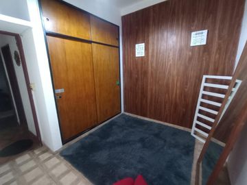 Venta P H  5 Amb. en 2 Ptas. en Ramos Mejía - Muy Buen Estado y Ubicación