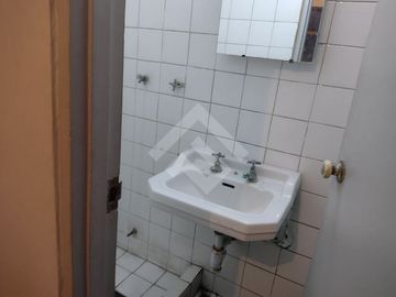 Moneda/ Miraflores. Departamento de 90m² , living comedor a...