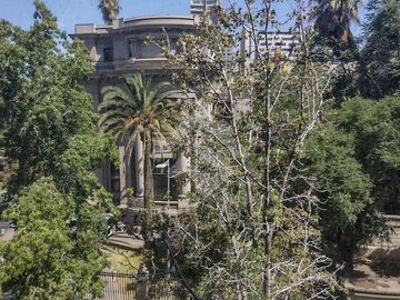 Moneda/ Miraflores. Departamento de 90m² , living comedor a...