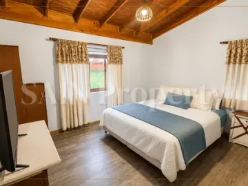 Casa Con Amplio Terreno Y Galpón De 225 M2 En Quillón