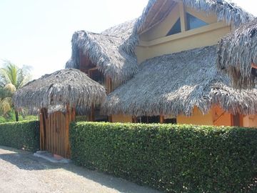 Se Vende Casa Cerca del Mar en Olón