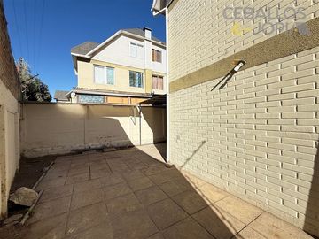 Casa en venta de 5 dorm. en Villa Alemana