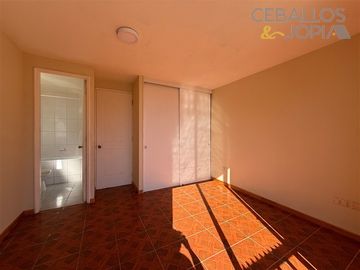 Casa en venta de 5 dorm. en Villa Alemana