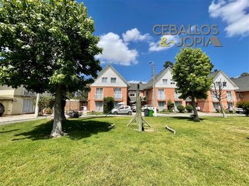 Casa en venta de 5 dorm. en Villa Alemana