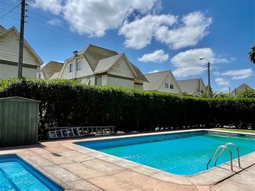 Casa en venta de 5 dorm. en Villa Alemana