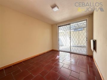 Casa en venta de 5 dorm. en Villa Alemana