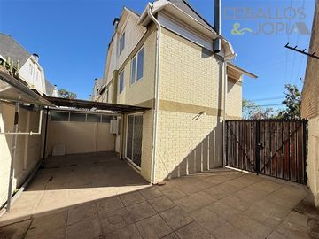 Casa en venta de 5 dorm. en Villa Alemana
