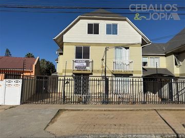 Casa en venta de 5 dorm. en Villa Alemana