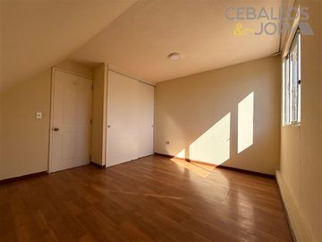 Casa en venta de 5 dorm. en Villa Alemana