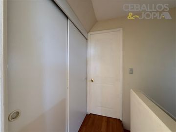 Casa en venta de 5 dorm. en Villa Alemana
