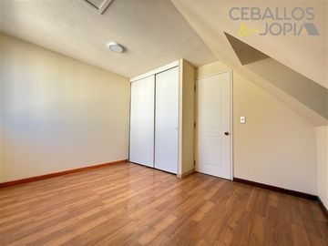 Casa en venta de 5 dorm. en Villa Alemana