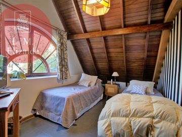 PUNTA CHICA - Casa con Gran Jardín y Pileta - 5Dor - A una cuadra Estación Marina Nueva - Tren de la Costa