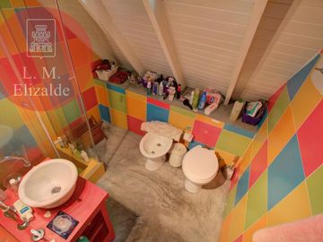 PUNTA CHICA - Casa con Gran Jardín y Pileta - 5Dor - A una cuadra Estación Marina Nueva - Tren de la Costa