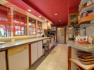 PUNTA CHICA - Casa con Gran Jardín y Pileta - 5Dor - A una cuadra Estación Marina Nueva - Tren de la Costa
