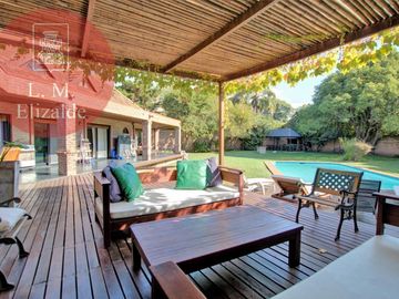 PUNTA CHICA - Casa con Gran Jardín y Pileta - 5Dor - A una cuadra Estación Marina Nueva - Tren de la Costa