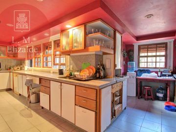 PUNTA CHICA - Casa con Gran Jardín y Pileta - 5Dor - A una cuadra Estación Marina Nueva - Tren de la Costa