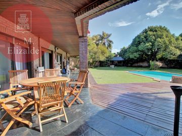 PUNTA CHICA - Casa con Gran Jardín y Pileta - 5Dor - A una cuadra Estación Marina Nueva - Tren de la Costa