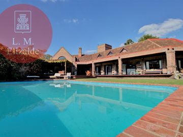 PUNTA CHICA - Casa con Gran Jardín y Pileta - 5Dor - A una cuadra Estación Marina Nueva - Tren de la Costa