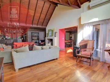 PUNTA CHICA - Casa con Gran Jardín y Pileta - 5Dor - A una cuadra Estación Marina Nueva - Tren de la Costa